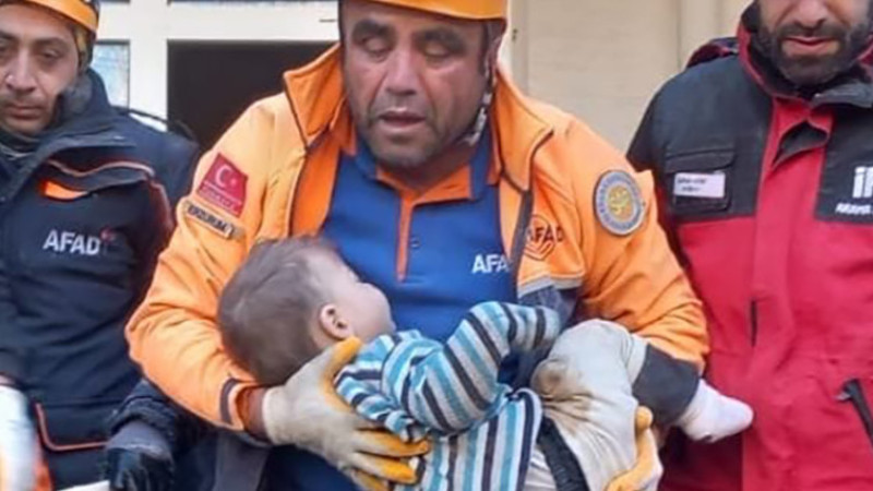 Erzurum ekipleri, 304 kişiyi canlı çıkardı