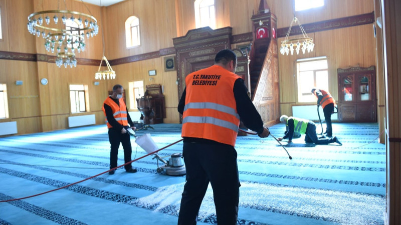 Yakutiye Belediyesi'nden cami ve mescitlerde Ramazan temizliği