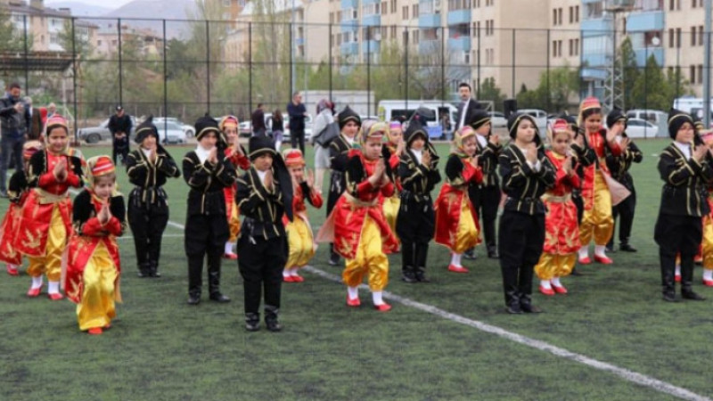 23 Nisan Erzurum'da da coşkuyla kutlandı