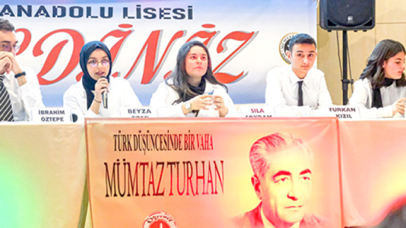 İsmi verilen okulun öğrencileri Mümtaz Turhan'ı anlattı