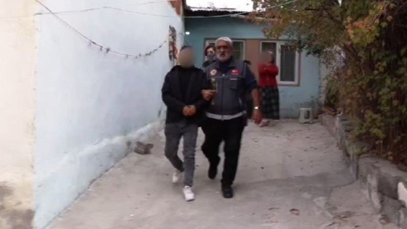 Erzurum polisi huzur operasyonunda 16 şahıs hakkında işlem yaptı
