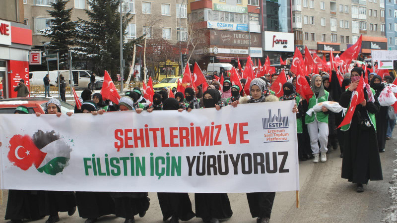 Erzurum’da şehitler ve Gazze için yürüyüş düzenlendi