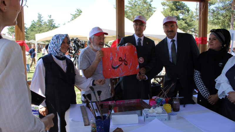 Erzurum'da Çocuk ve Gençlik Festivali renkli görüntülere sahne oldu