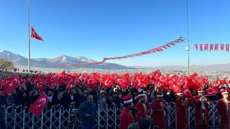 Erzurumlular 147 yıl sonra bir kez daha Aziziye Tabyası'na akın etti