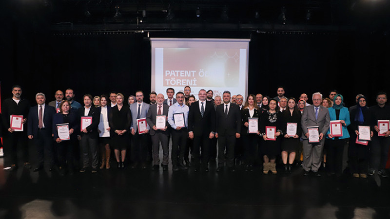 Atatürk Üniversitesi, akademik başarıları ödüllendirdi