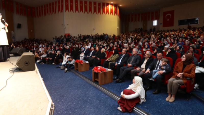 Ailede Rol Dağılımı ve Sorumluluklar konulu söyleşi yoğun ilgi gördü
