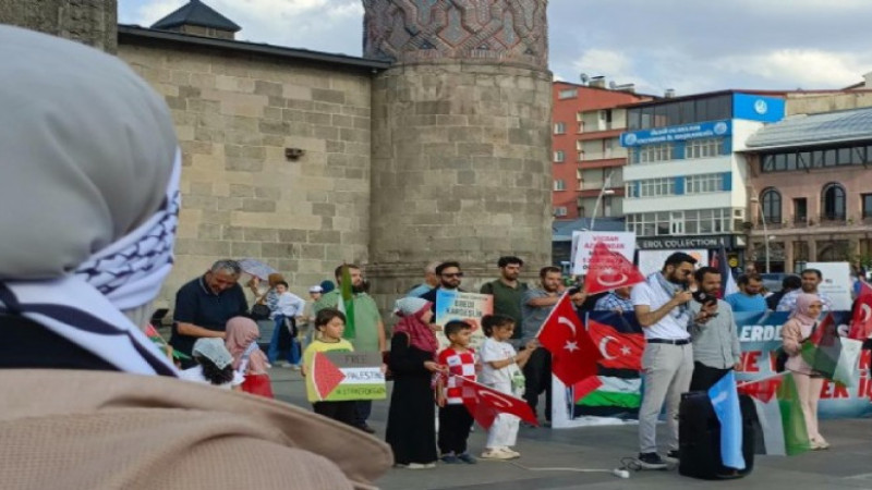 Sağlık Çalışanlarından Gazze için sessiz yürüyüş