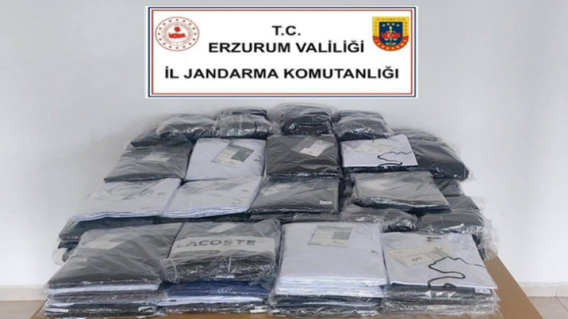 Kaçak tişörtler Jandarmaya takıldı