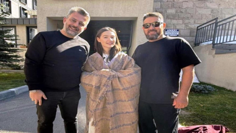 Ay Yola'nın solisti Musume Adel ehrama hayran kaldı
