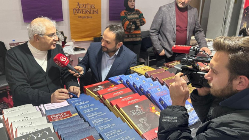 Prof. Dr. Hakan Kadıoğlu, Kitapseverlerle Buluştu