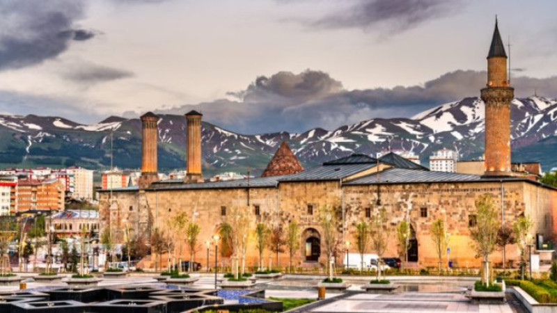 Erzurum'da 884 taşınmaz kültür varlığı bulunuyor