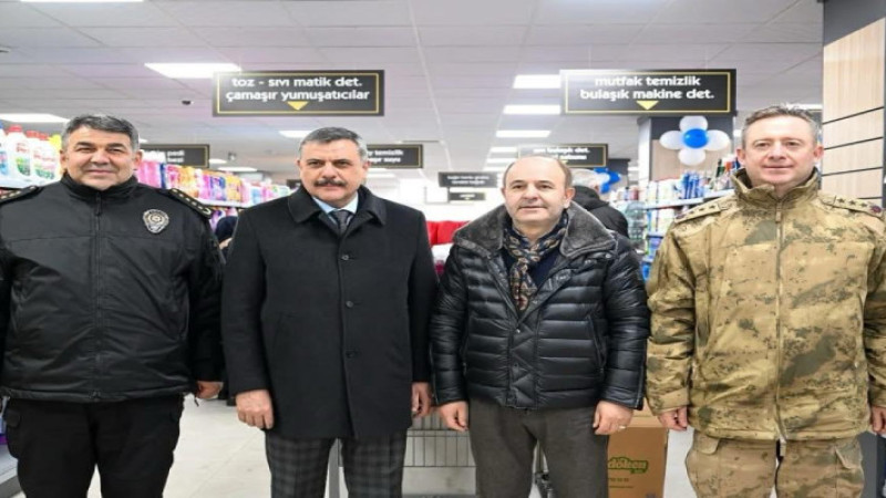 Vali Mustafa Çiftçi’den Düzgün Marketler’in 25. Şubesine Ziyaret