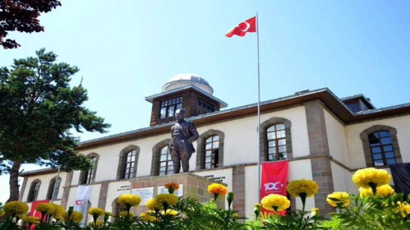 Erzurum Kongre Binası ziyaretçilere kapatıldı