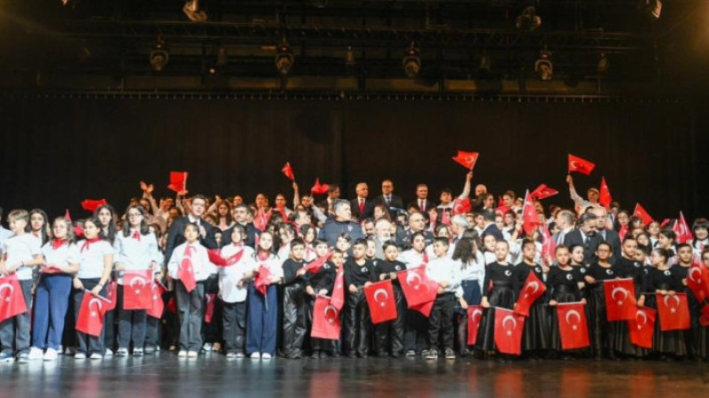 Erzurum’da çocuklar gönlünce bayramlarını kutladı