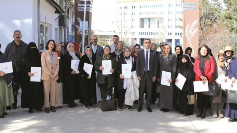 Erzurum'da kadınlar kırmızılahana ve kereviz yetiştirecek