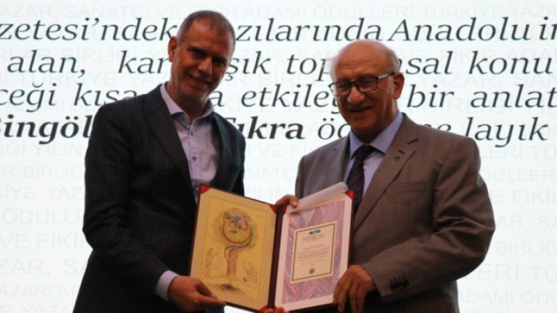 TYB'den TRT Erzurum Radyosu'na ve Bingöl'e ödül