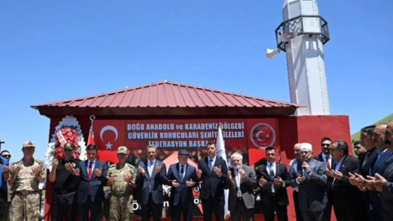 Tekman yolunda Şehitlik Anıtı ve Mescit dualarla açıldı