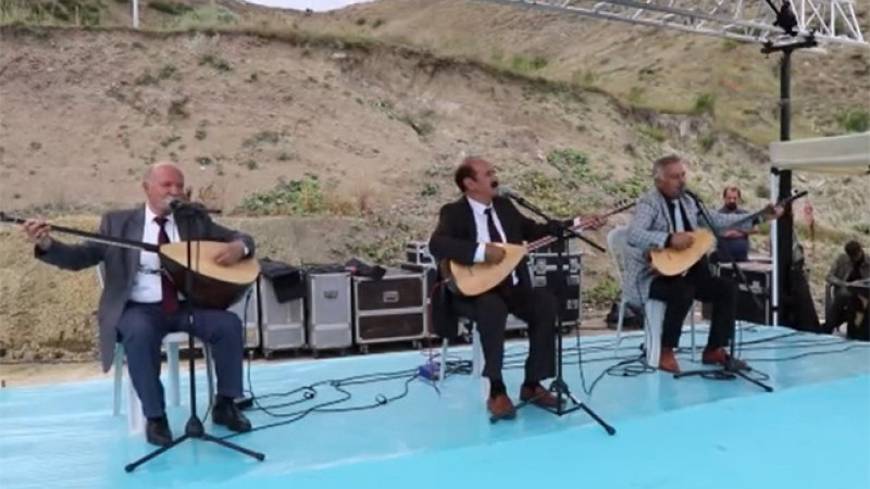 Aşık Sümmani, memleketi Erzurum’da unutulmadı!
