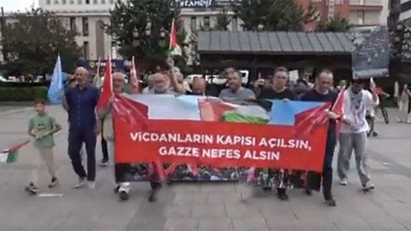 Erzurum'da sağlıkçılar yine Gazze için yürüdüler