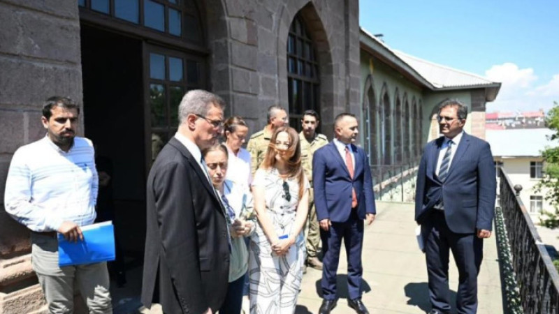 Erzurum’un tarihi askeri hastanesi artık Erzurum Lisesi’nin