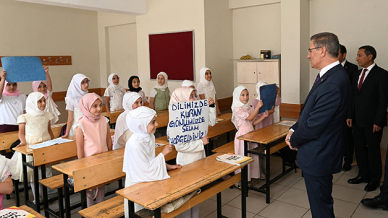 Vali Baruş TÜGVA Yaz Okulu Programında okuldaydı