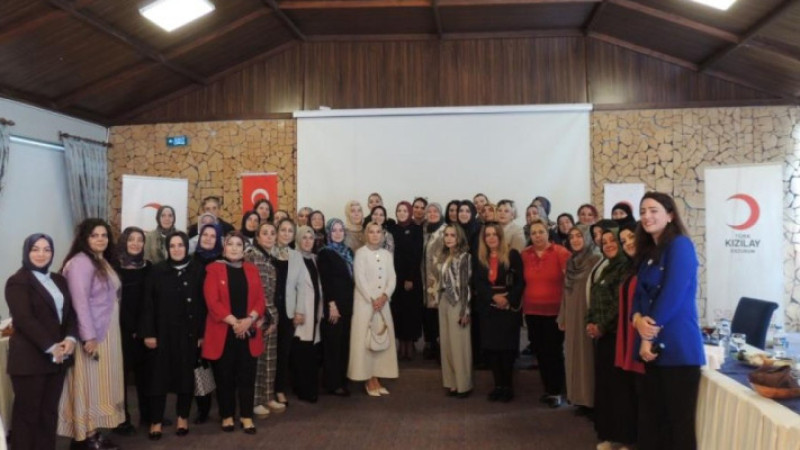 Erzurum Kızılay Kadın yönetimi bir araya geldi