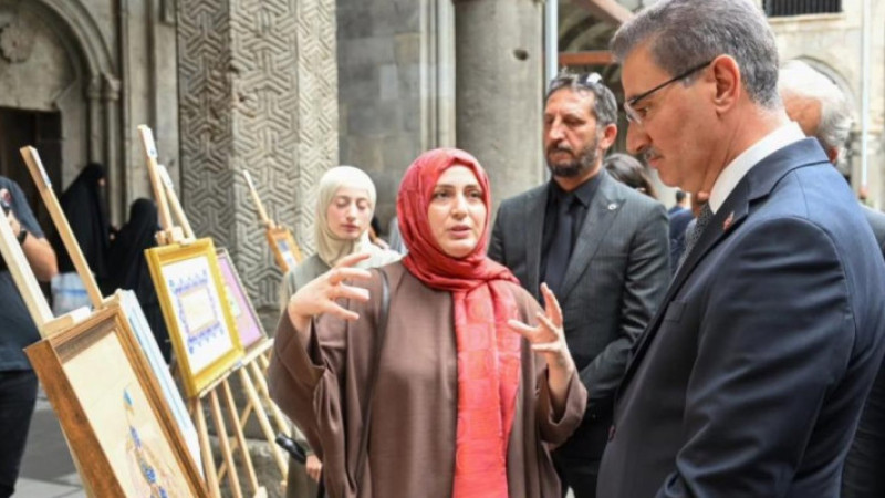 Göz kamaştıran sergi Çifte Minareli Medrese'de