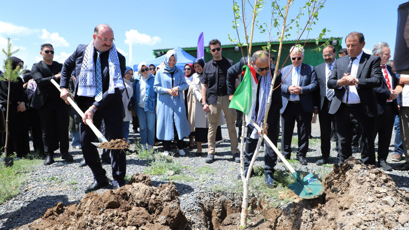 Gazze için  oluşturulan Hatıra Ormanı'na fidanlar dikildi