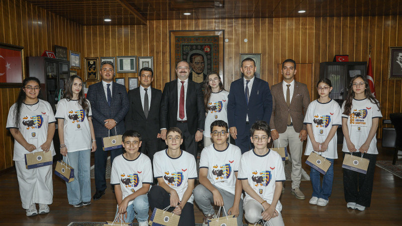 Vakıf Okulları öğrencilerinden LGS’de önemli başarı