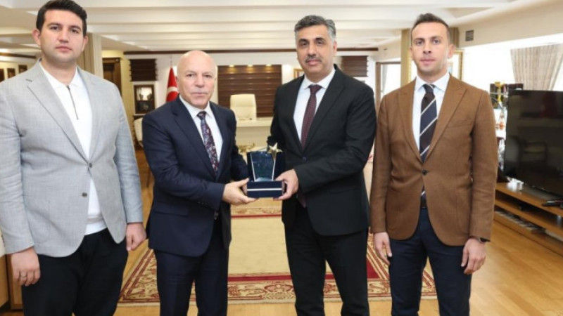 Otobüs Durağı projesi Türkiye birincisi