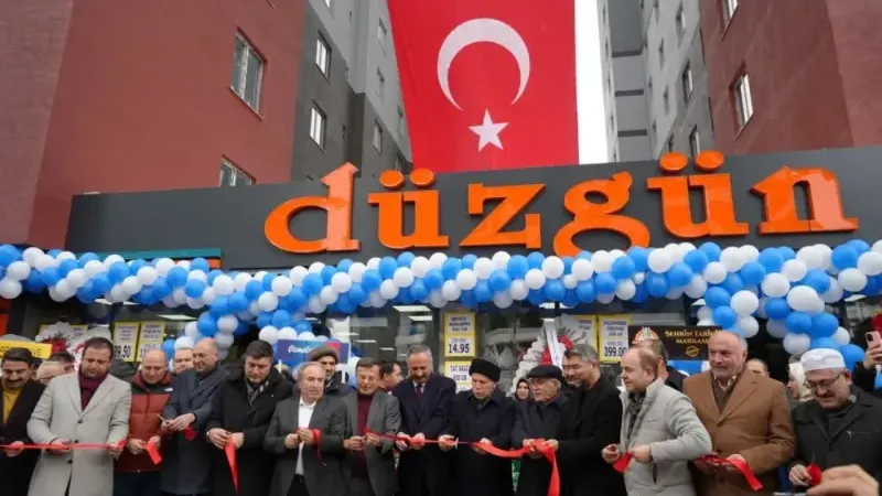 Düzgün Marketler 25. şubesi ile Erzurum'un plakasına ulaştı