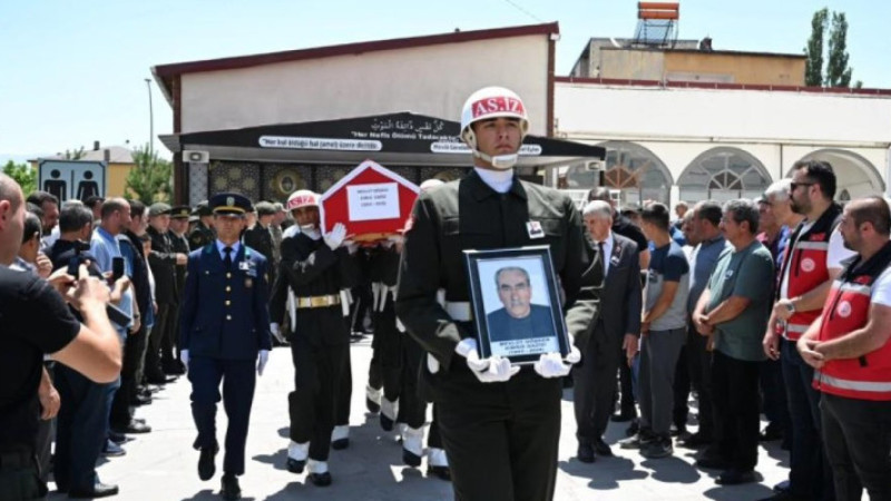 Erzurum Pasinler'de Kıbrıs Gazisi dualarla uğurlandı
