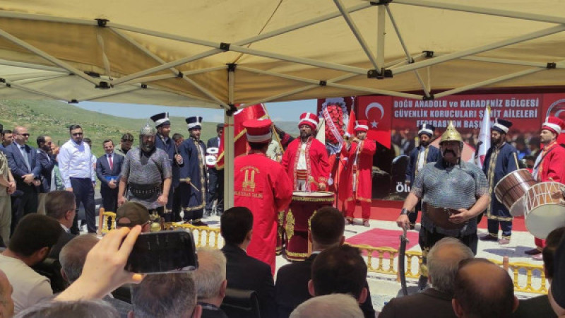 Tekman yolunda Şehitlik Anıtı ve Mescit dualarla açıldı